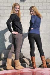 0460-v4 Movie and images of Latoya and Berna