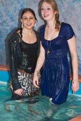 0587-v3 Movie and images of Masha and Lisa