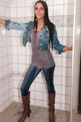 0717-4 Photoset of Merel