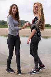 0780-2 Photoset of Merel and Susanne
