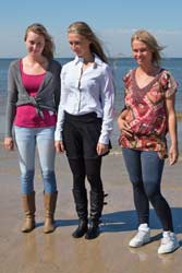 0803-v3 Movie and images of Carmen, Tess and Chantal