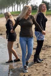 0888-v2 Movie and images of Jennifer, Sheila and Mary-Jane