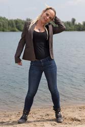 0962-v1 Movie (incl. 4K) and images of Kyra