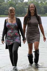 0967-v2 Movie and images of Margie and Serena