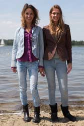 0971-v4 Movie (incl. 4K) and images of Lea and Ilona