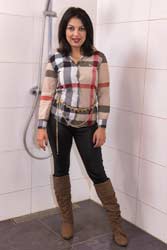 0985-v1 Movie (incl. 4K) and images of Shakira