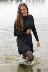 1019-v2 Movie (incl. 4K) and images of Rose