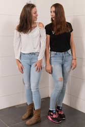 1023-v1 Movie (incl. 4K) and images of Sandra and Shannen