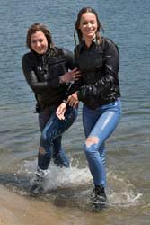 1050-v2 Movie (incl. 4K) and images of Joyce and Elisa