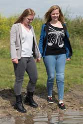 1114-v1 Movie (incl. 4K) and images of Lotje and Charlotte