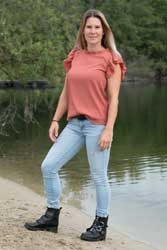 1135-v1 Movie (incl. 4K) and images of Ella